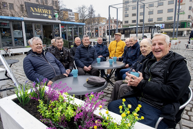 Toriparlamentti On Toinen Koti Toriparlamentti On Toinen Koti