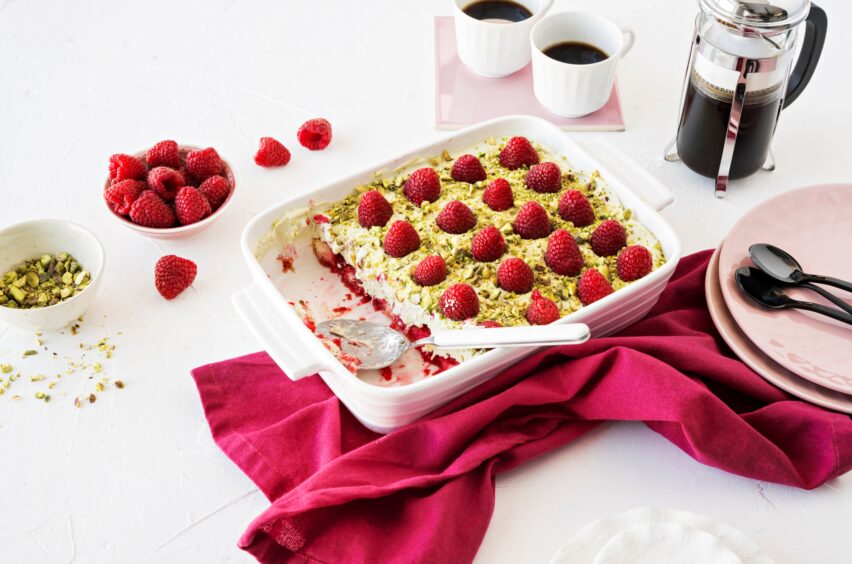 Pistaasi-vadelmatiramisu